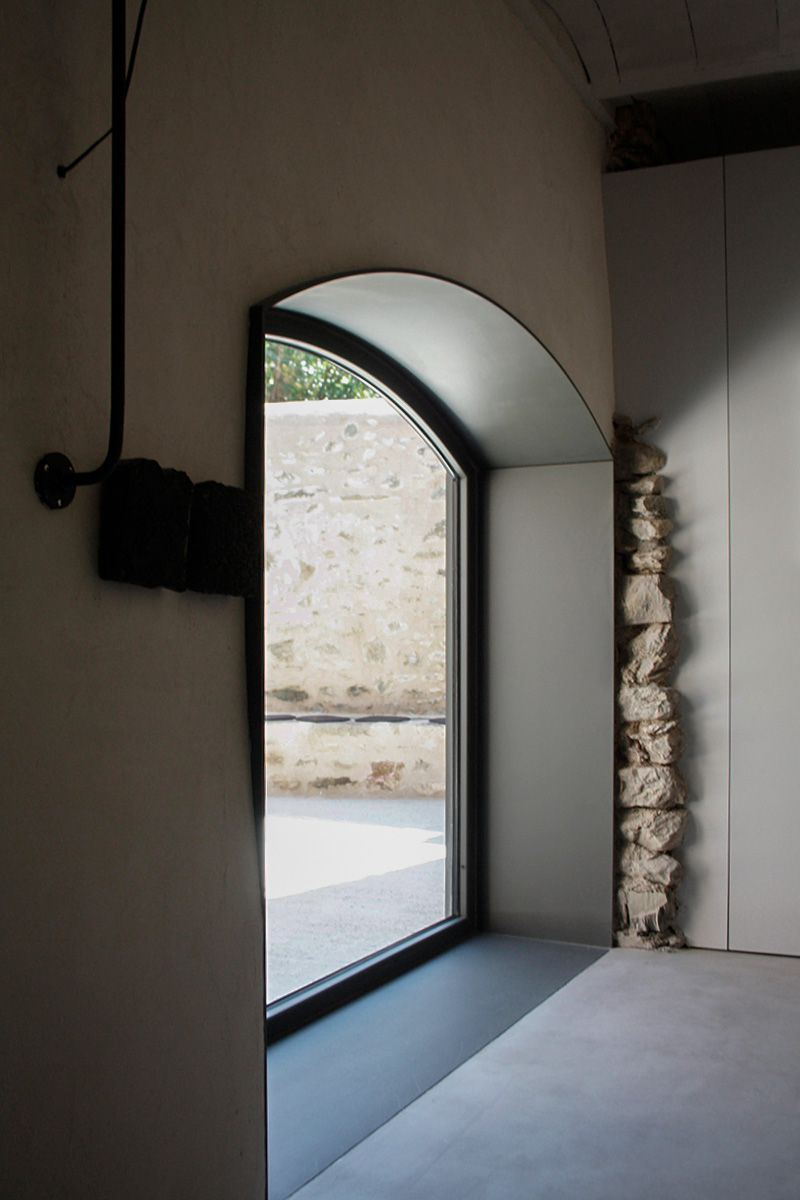 Detalle del proyecto de rehabilitación integral e interiorismo de un pajar en la Cerdanya realizado por Blanca Ferrer Estudio